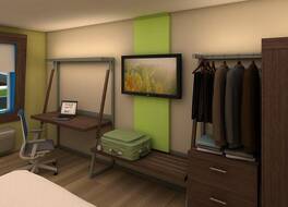 ホリデイ イン エクスプレス ＆ スイーツ ベンセンビル オヘア バイ IHG 写真