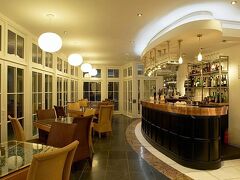 Waterhead Hotel 写真