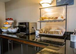 スパーク バイ ヒルトン デスプレーンズ シカゴ オヘア 写真