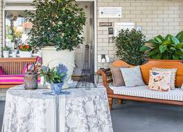 エアポート リバービュー モーテル