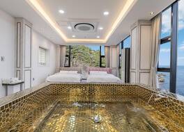 yongdeok marryel poolvilla