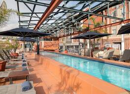 ガーデン コート ビクトリア ジャンクション 写真