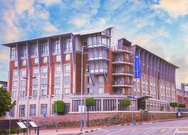 ガーデン コート ビクトリア ジャンクション 写真