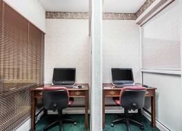 スリープ イン マーフリーズボロ ショッピング ディストリクト 写真