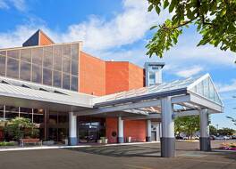 Holiday Inn Oakville Centre