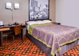 スーパー 8 バイ ウィンダム ロムオービル ボーリングブルック 写真