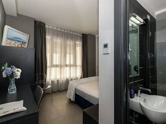 ゴールデン ホテル 写真