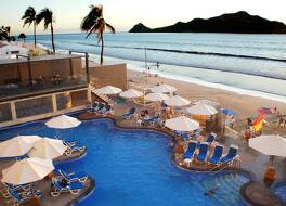 ロイヤル ビラス リゾート 写真