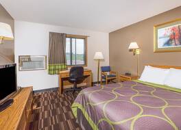 スーパー 8 バイ ウインダム エアポート インターステート 90 写真