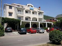 ホテル グルバリ 写真