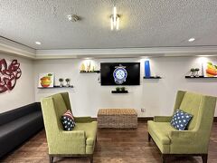 デイズ イン バイ ウィンダム グレート レイクス ネイバル ベース 写真