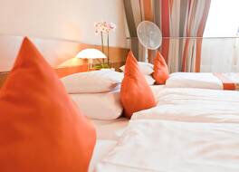 ホテル ショプロン 写真