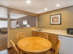 ラマダ ホテル & カンファレンス センター バイ ウィンダム ペーンツビル 写真