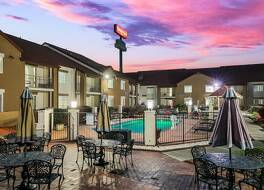 レッドルーフイン PLUS+ & スイーツ ノックスビルウェスト-シダーブラフ