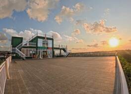 ザ パンダン サリ ホテル 写真