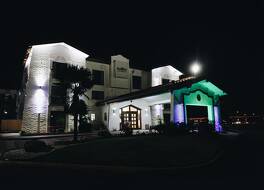 オール シーズンズ  イン & スイーツ 写真