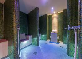 アクア ドーム 4 シュターネ スーペリア ホテル&チロル テルメ ランゲンフェルト 写真