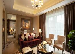 ヒルトン シアン 写真