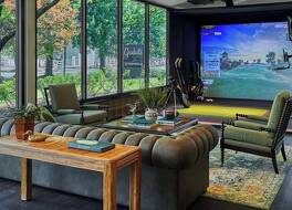 Graduate by Hilton Eugene 写真