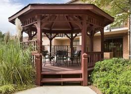 ラマダ バイ ウィンダム ローリー 写真