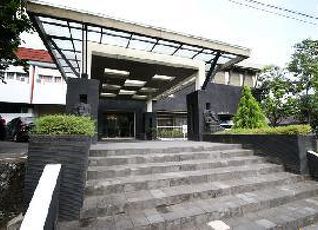 ガジャ マダ ユニバーシティ クラブの宿泊予約 料金比較 フォートラベル Gadjah Mada University Club ジョグジャカルタ