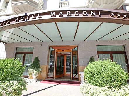 ホテル マルコーニ 写真