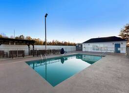 ハワード ジョンソン バイ ウィンダム ジャクソン 写真