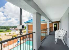 スーパー 8 バイ ウィンダム ダンドリッジ 写真