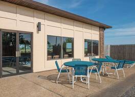 デイズ イン バイ ウィンダム ポントゥーン ビーチ 写真