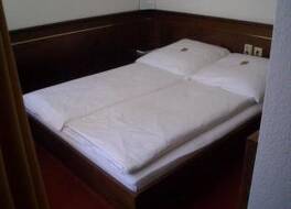 ホテル アム ヴィルヘルムスプラッツ 写真