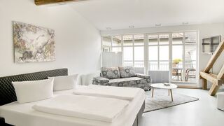 ホテル シュヴァーツァー バー