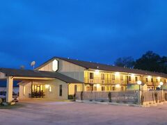 スーパー 8 バイ ウィンダム クラークスビル アーカンソー 写真