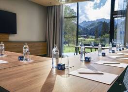 トゥイ ブルー モンタフォン