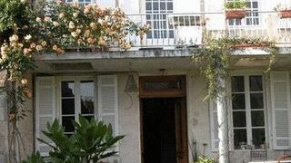 ラ ポルト ルージュ - ザ レッド ドア イン