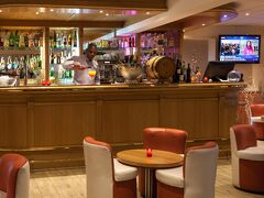 ジオグラプテル パリ ロワシー CDG エアポート 写真