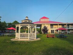 センター ストリート バリュー イン 写真