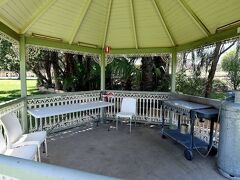 バーク アンド ウィルス モーター イン 写真