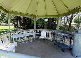 バーク アンド ウィルス モーター イン 写真