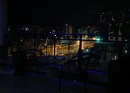 ブルー バーズ インターナショナル ホテル 写真