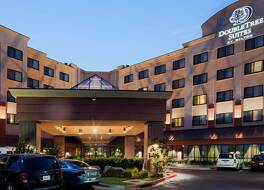 ダブルツリー スイーツ バイ ヒルトン ホテル ベントンビル 写真