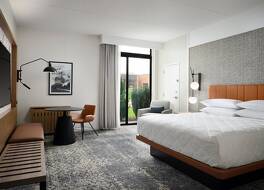 Sheraton Grand Rapids Airport Hotel 写真