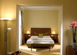 ホテル ヴァルムバーダーホフ 写真