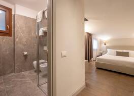 ホテル カールトン 写真