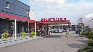 スリフトロッジ ナイアガラ フォールズ アット ザ フォールズ