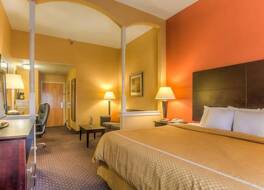 コンフォート スイーツ アット リバーゲート モール 写真