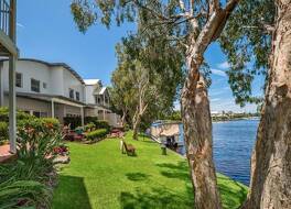 Noosa Entrance Waterfront Resort