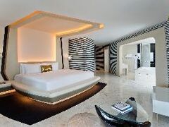V Hotel Dubai Curio Collection by Hilton 写真