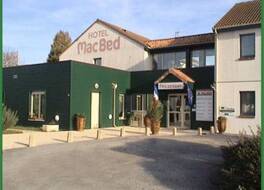 ホテル マック ベッド 写真