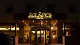 アドラノス ホテル