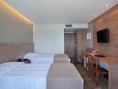 ロイヤルティ バーラ ホテル 写真